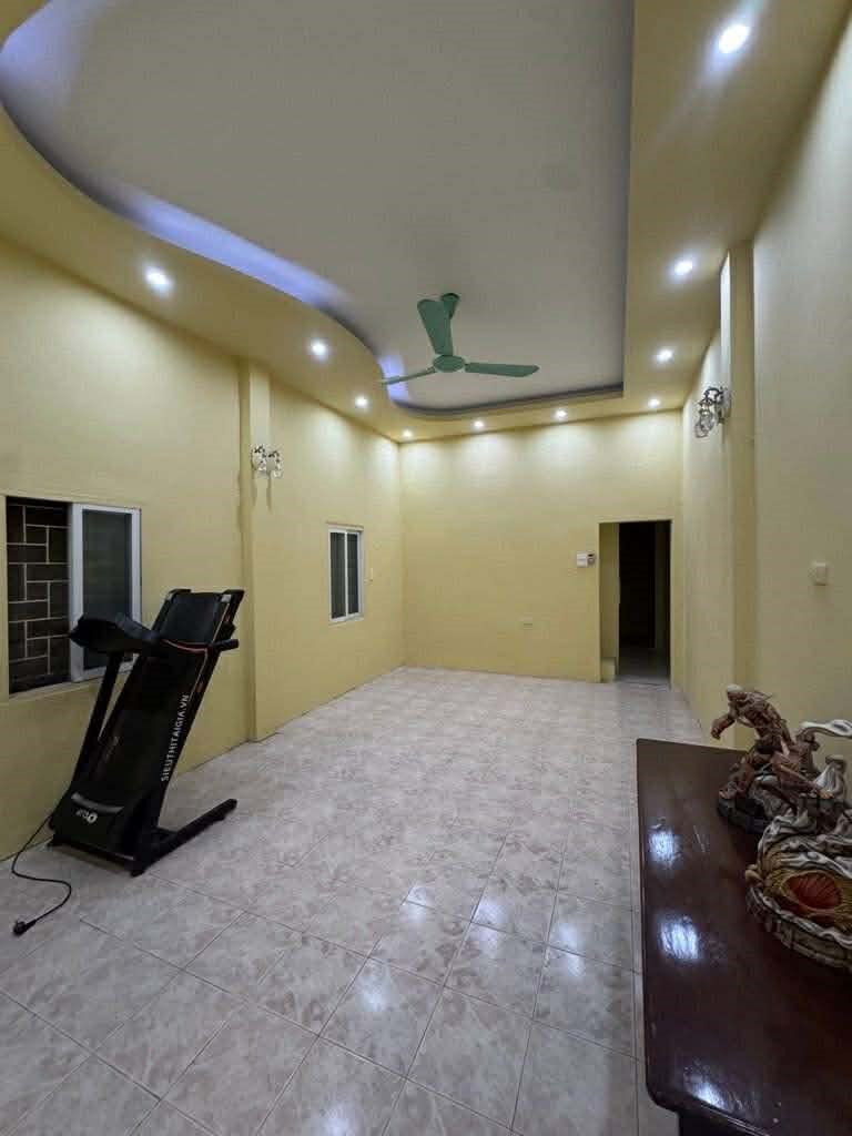 NHÀ GẦN PHỐ TRUNG PHỤNG 38m2 4 TẦNG_MẶT NGÕ THÔNG KINH DOANH SẦM UẤT_Ô TÔ_NHÀ Ở CÓ LỘC, hơn 10 tỷ